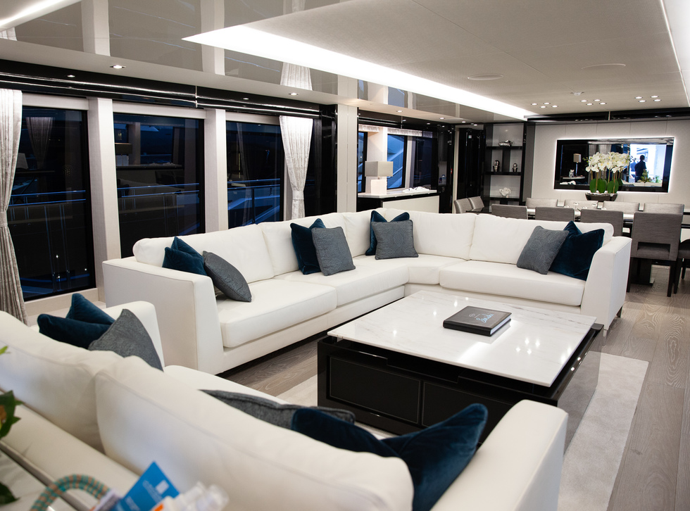 Sunseeker SONISHI yacht charter