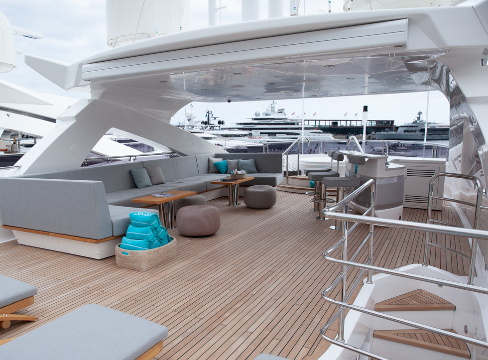 Sunseeker SONISHI yacht charter